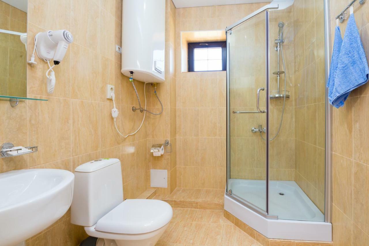 Bmg Hotel Сухуми Екстериор снимка